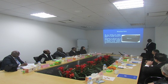 Une délégation de l’Ambassade du Gabon en Chine visite le siège de Suzhou Dayi Equipment Technology Co., Ltd, les 27 & 28 février 2014.