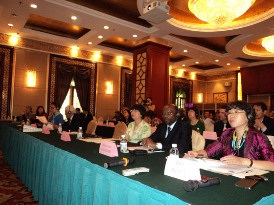 Le Gabon Vert  présenté au colloque organisé par le WWF sur le développement durable, le 10 Avril 2014, à Shanghai. 