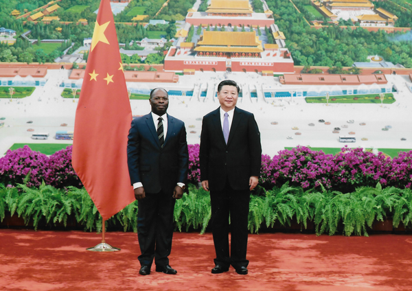 S.E.M Baudelaire NDONG ELLA et S.E.M XI JINPING