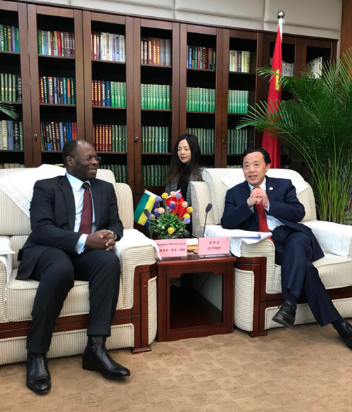L’Ambassadeur du Gabon reçu par S.E.M QU Dongyu, Vice-Ministre au Ministère de l’Agriculture de la République Populaire de Chine 