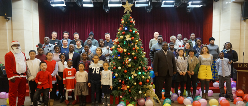 Noël des enfants du personnel diplomatique et local de l’Ambassade du Gabon en Chine.