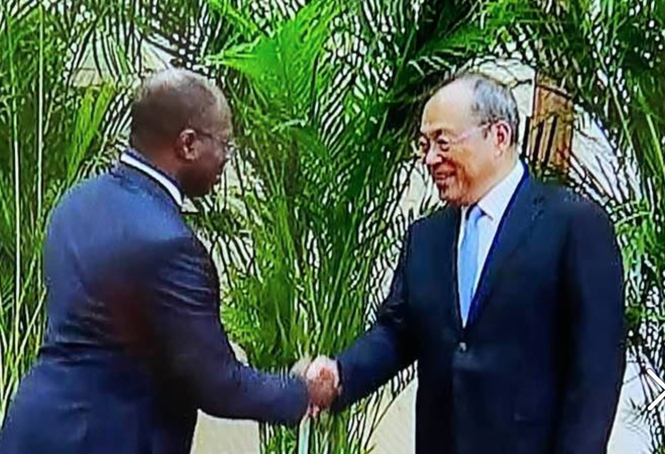  Son Excellence Baudelaire Ndong Ella, rencontre le Secrétaire du Parti Communiste Chinois (PCC) et  leader de la province du Yunnan
